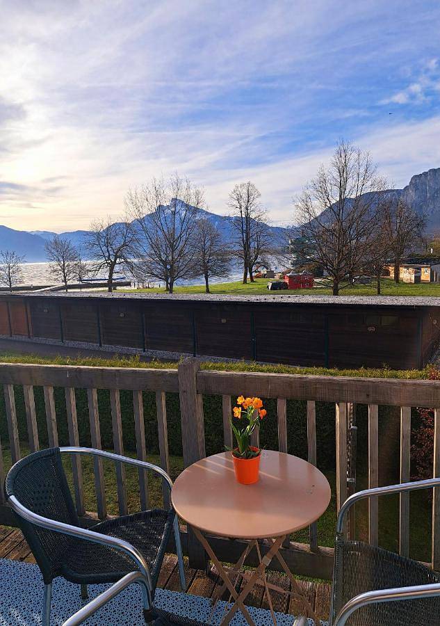 Vakantiewoning voor 3 personen, with Balkon and Uitzicht op het meer as well as Uitzicht aan de Mondsee
