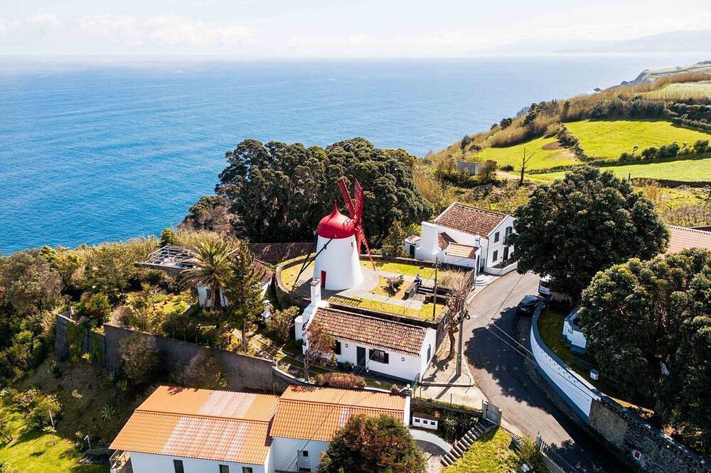 Casa do Moinho (Private Garden and Sea View) in São Miguel Island, Ajuda da Bretanha