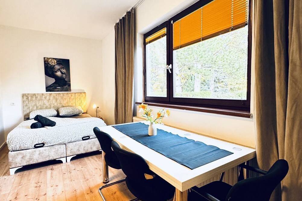 Apartamento entero, Beautiful Room + Garden | Easy Access to Belvedere in Viena, Donau Niederösterreich