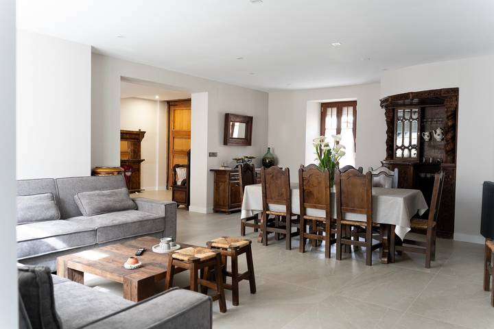 Maison de campagne pour 16 personnes, avec bassin pour enfant et jardin, adapté aux familles en Espagne