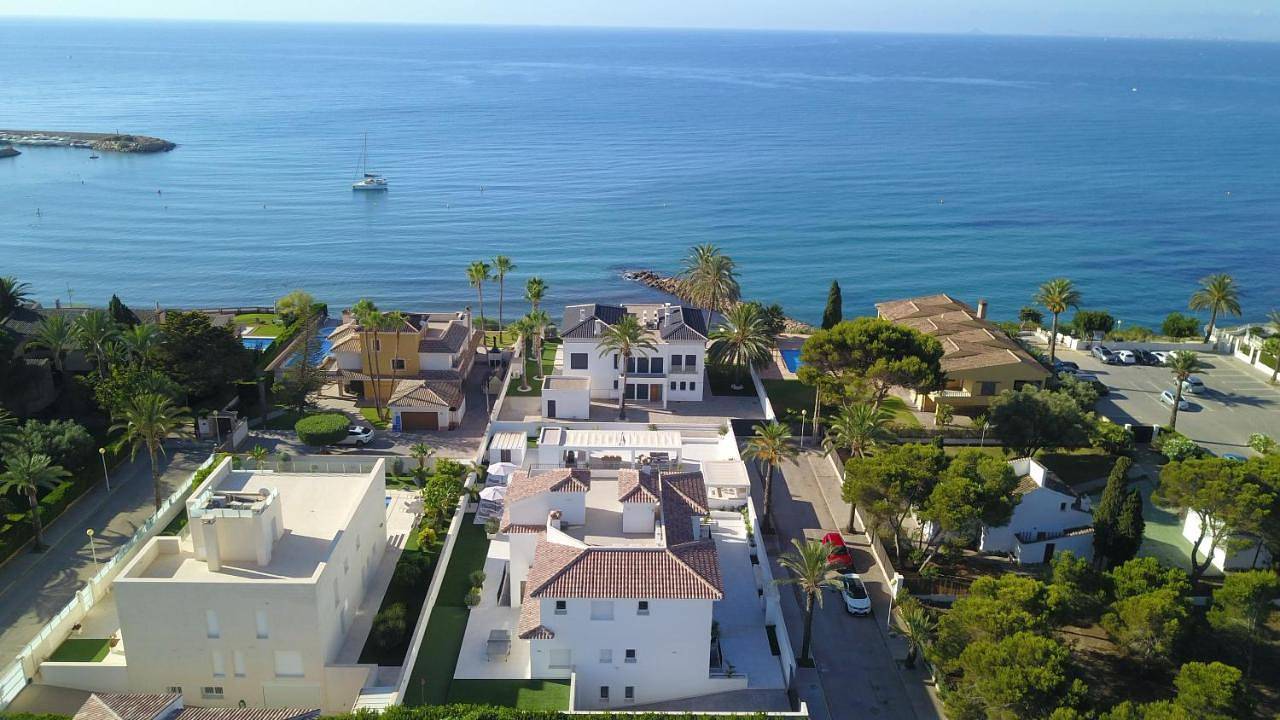 Luxury Seaside Villa with private pool in Cabo Roig in Cabo Roig, Costa Blanca