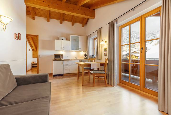 Appartement de vacances entier, Ferienwohnungen Gästehaus Bergwinkl - Giebelstüberl -1-pièce, kitchenette, balcon in Reit im Winkl, Alpes bavaroises