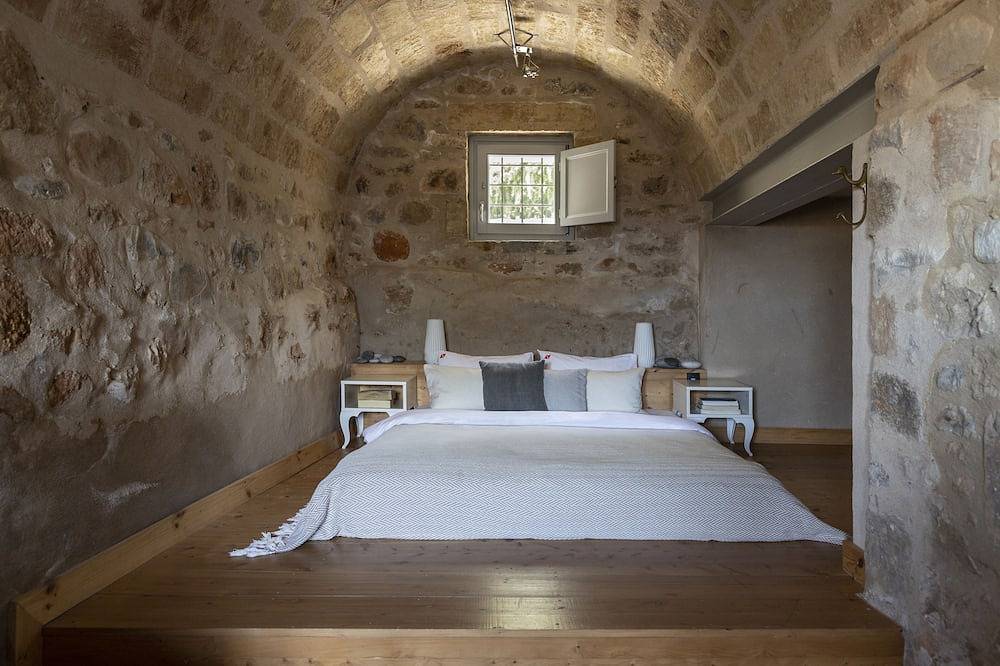 Experience Awarded Architecture and Heritage at Casa Antica in Stoupa, Mani Peninsula