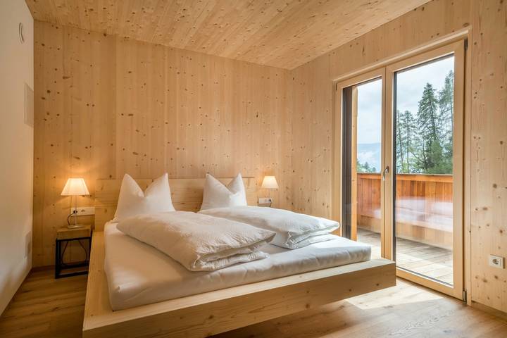 Apartamento inteiro, Apartamento 'Naturapartments Alpreid Feine' com vista para a montanha, varanda e acesso Wi-Fi in San Pancrazio, Ortler Alps