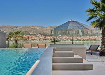 Villa für 10 Personen in Trogir, Ciovo, Bild 1