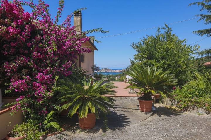 Ganze Ferienwohnung, Ferienwohnung für 4 Personen mit Terrasse in Portoferraio, Toskanischer Archipel