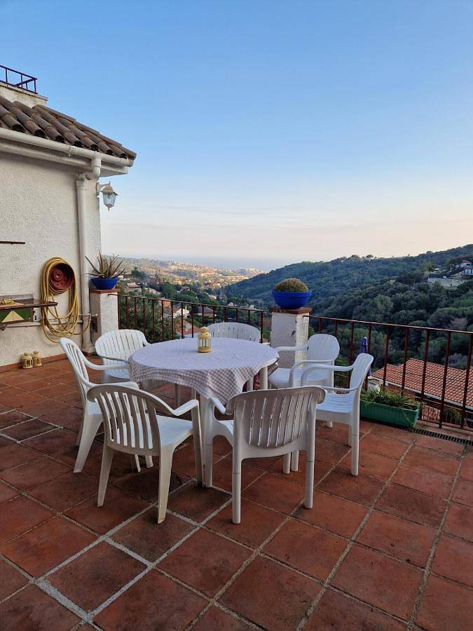 Location de vacances pour 10 personnes, avec jardin ainsi que piscine et vue à Alella - 2