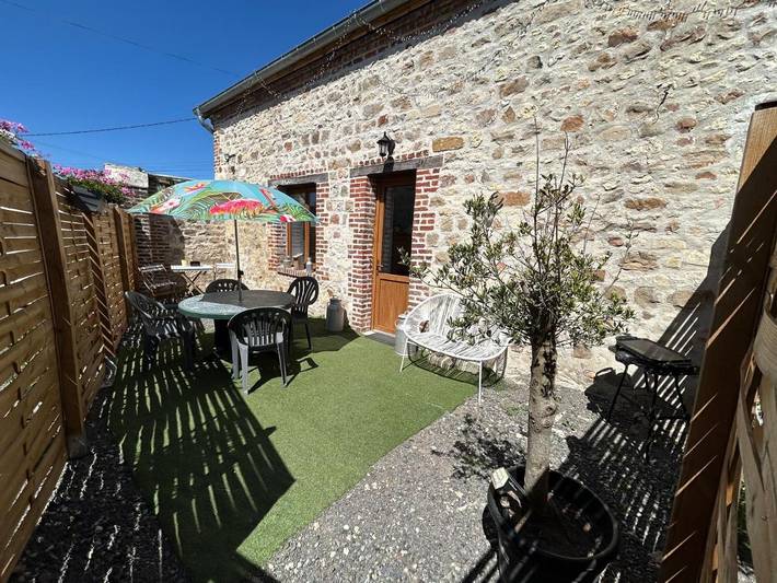 Gîte pour 5 personnes, avec terrasse, adapté aux familles dans Barenton-Bugny