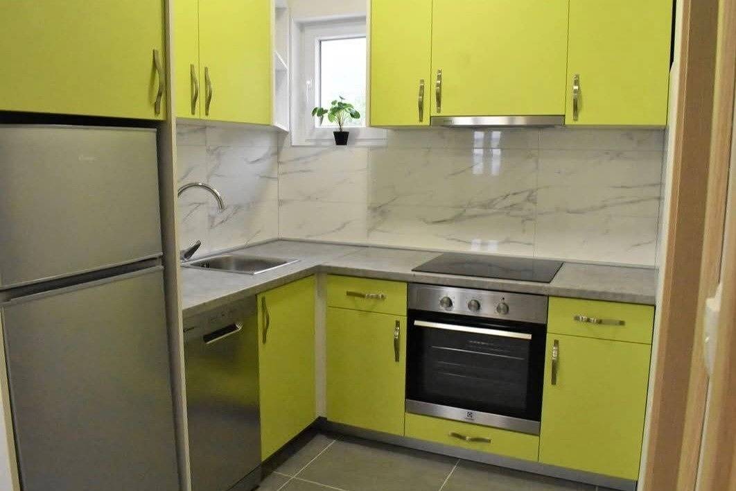 Ganze Wohnung, 2-Zimmer-Ferienwohnung mit Terrasse Kastel Stari, Kastela -b in Kastel Stari, Kaštela