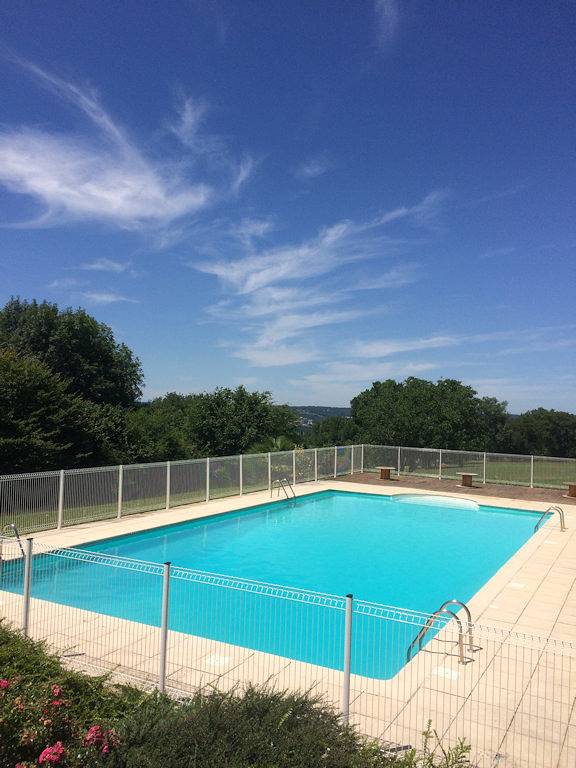 Gîte pour 5 personnes, avec jardin ainsi que piscine et terrasse - 1