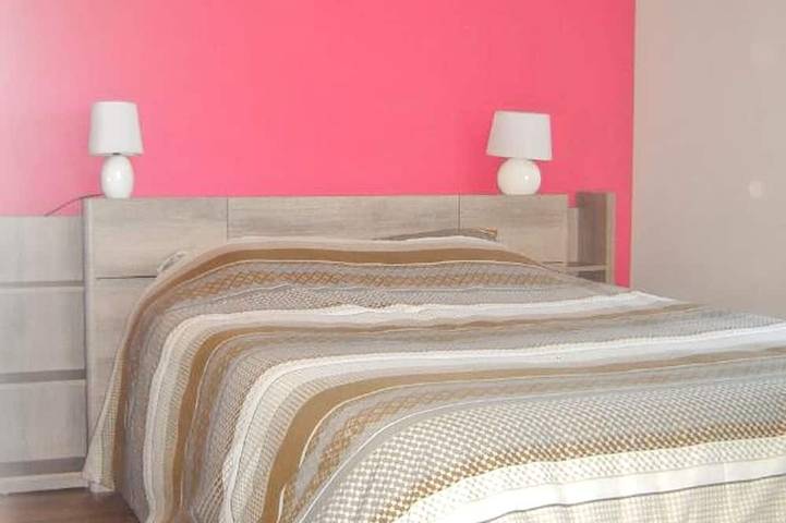 Location de vacances pour 4 personnes, avec balcon/terrasse et terrasse, animaux acceptés dans La Vineuse sur Fregande - 2