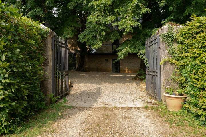 Gîte pour 2 personnes, avec jardin ainsi que vue et balcon à Savignac - 2