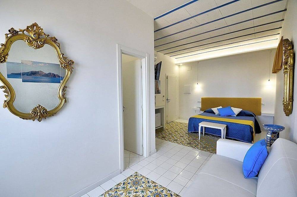 Appartamento intero, Appartamento Denise: Un luminoso e allegro appartamento circondato da uno splendido paesaggio. in Massa Lubrense, Napoli e dintorni