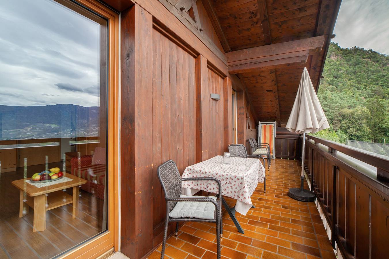 Appartamento intero, Appartamento 'Oberötzbauer Enzian' con vista sulle montagne, giardino in comune e Wi-Fi in Comune di Tirolo, Gruppo Tessa