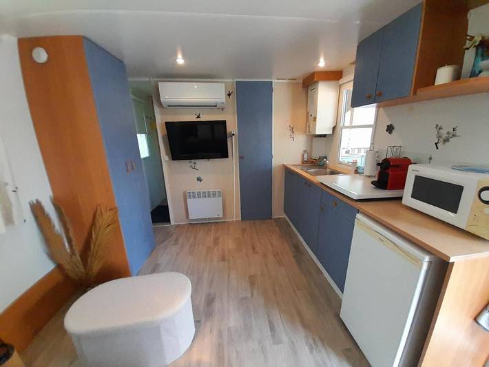 Location de vacances pour 6 personnes, avec jacuzzi et piscine ainsi que jardin et bassin pour enfant dans la Tamarissière - 4