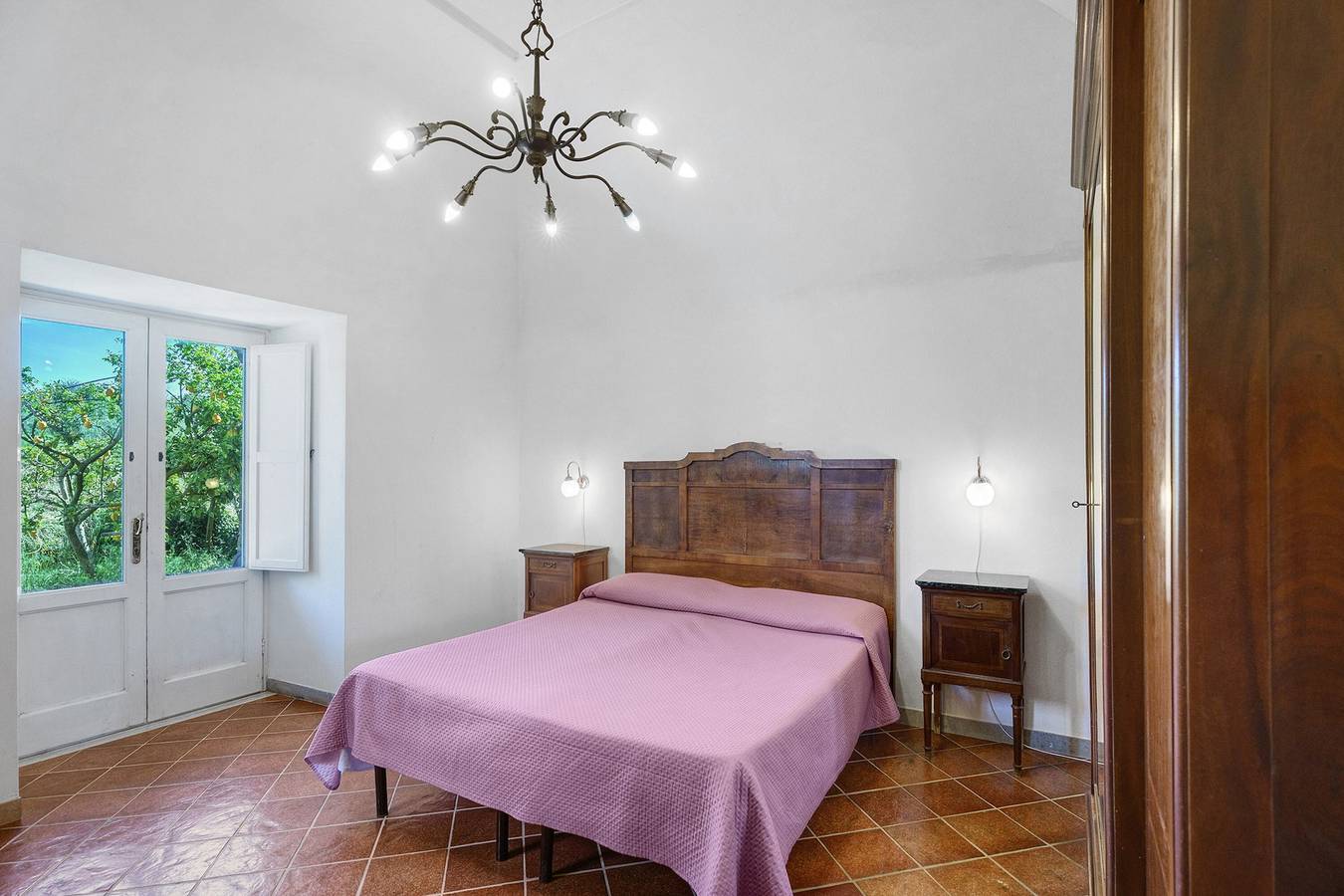Le Tore - Camera Volta Piano Terra con terrazza e giardino condivisi, Wi-Fi in Napoli e dintorni