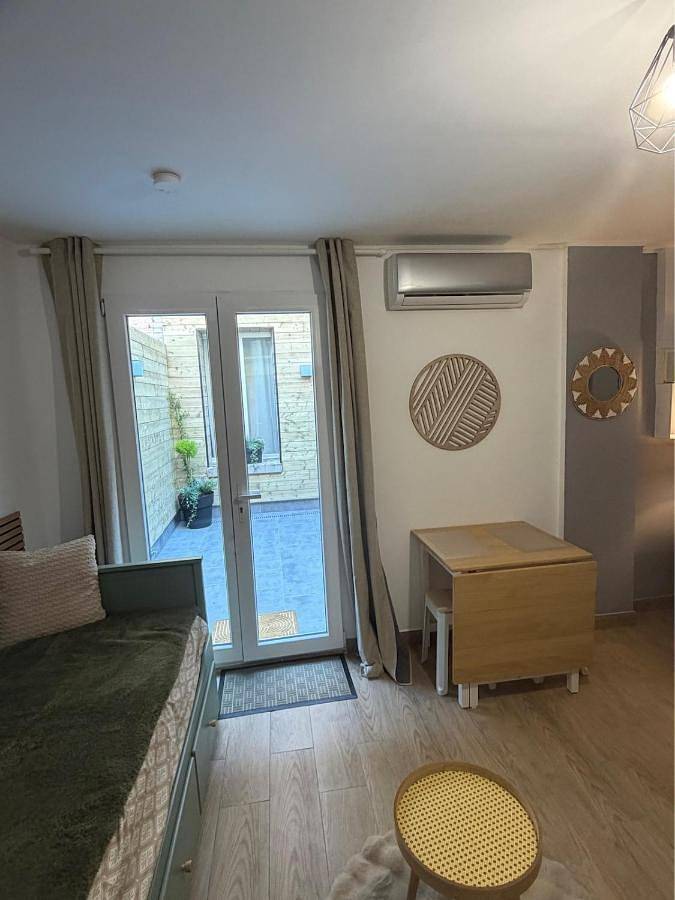 Gîte pour 2 personnes, avec terrasse dans Anzin