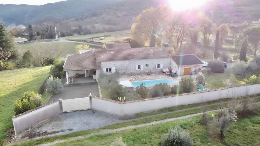 Location de vacances pour 6 personnes, avec jardin à Sampzon - 3