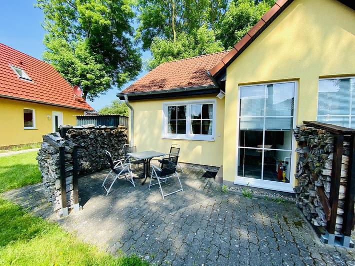 Ferienwohnung für 2 Personen, mit Terrasse und Garten in Diedrichshagen