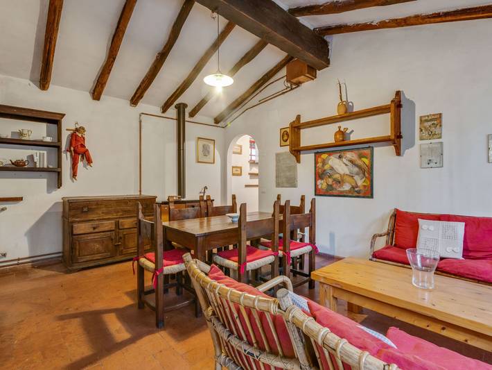 Vintage vacation home in Piteglio, San Marcello Piteglio