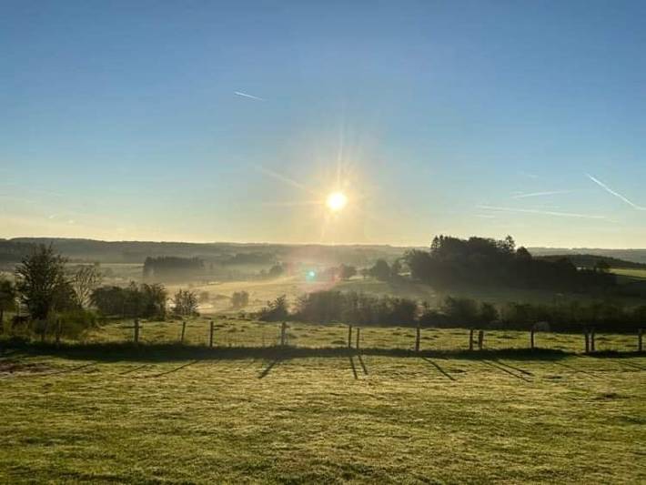 Location de vacances pour 2 personnes, avec terrasse ainsi que vue et jardin à Bièvre - 2