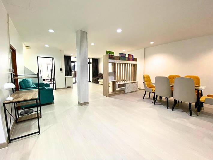 Villa voor 6 personen, met uitzicht en balkon in Bangkok