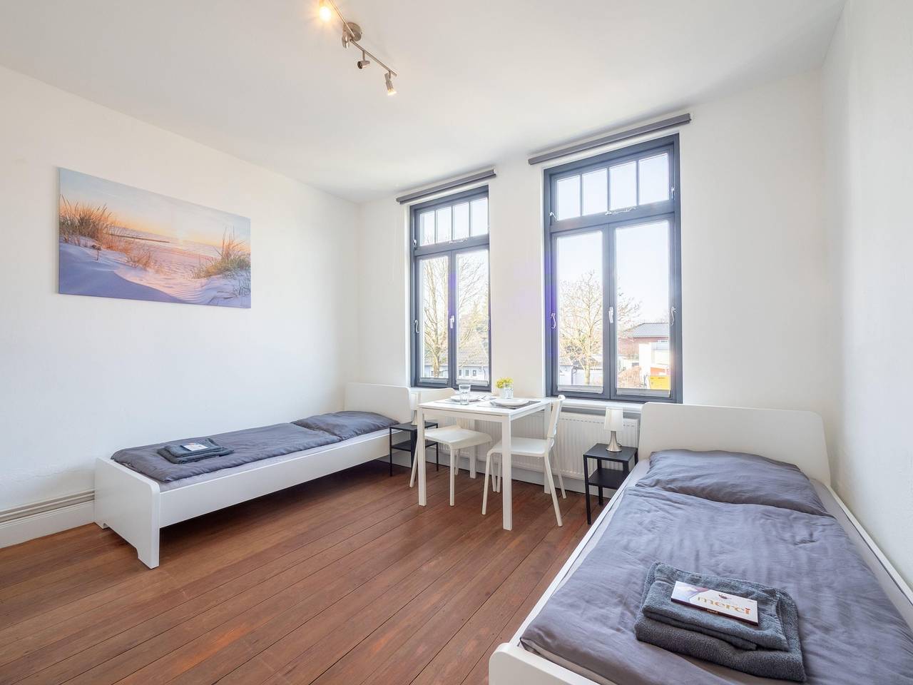 Ganze Ferienwohnung, Große Monteurwohnung in Villa - 4 Zimmer (8 Personen), Wlan, Tv, Küche - Ahrensburg Nähe Hamburg in Ahrensburg, Kreis Stormarn