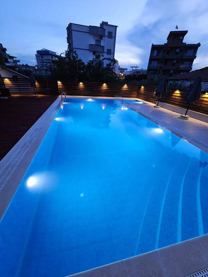 Hotel dla 4 osób, z basen i widok oraz ogród w Ksamil