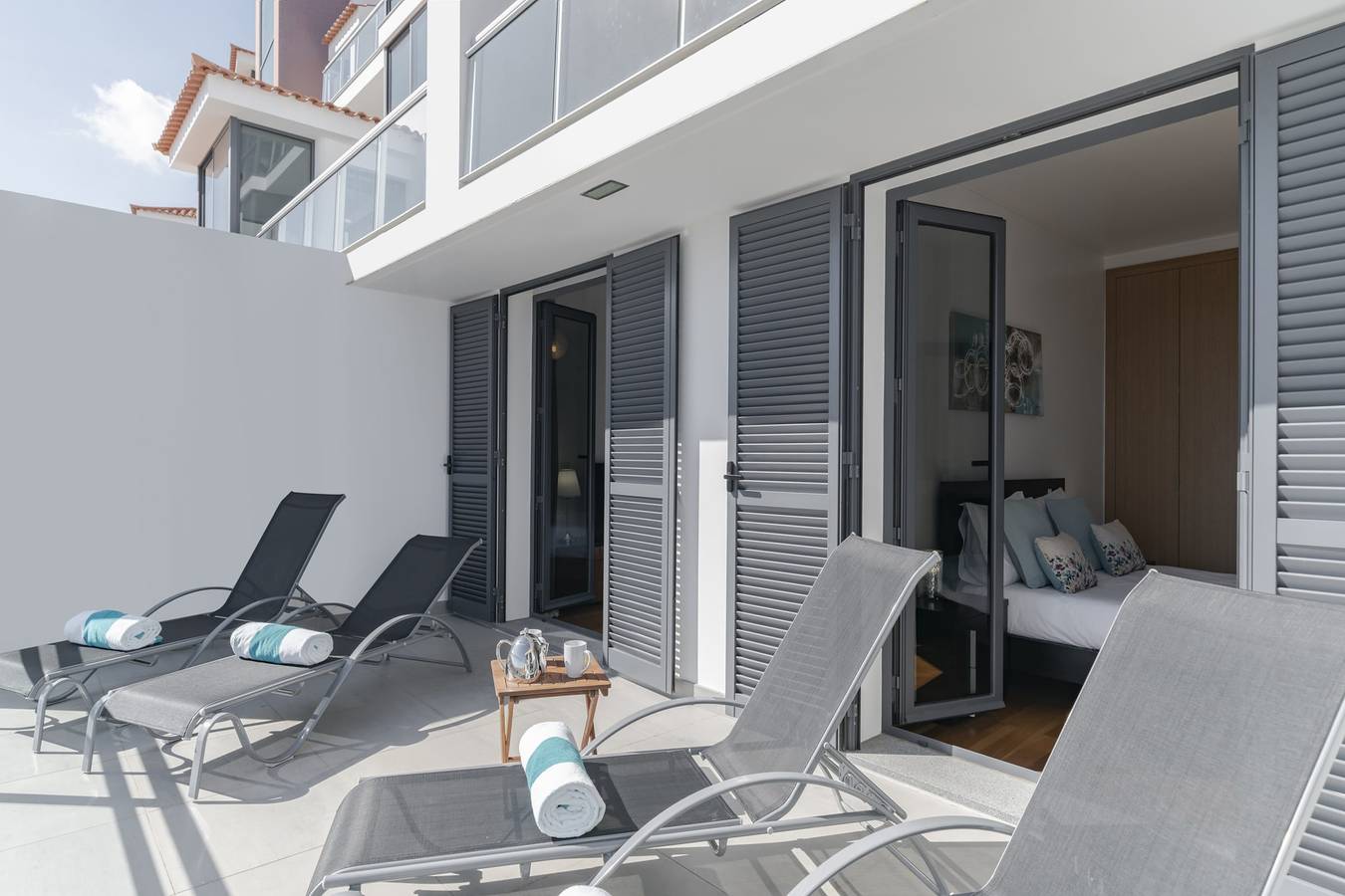 Ganze Wohnung, Ferienwohnung für 6 Personen mit Pool in Caniço, Madeira