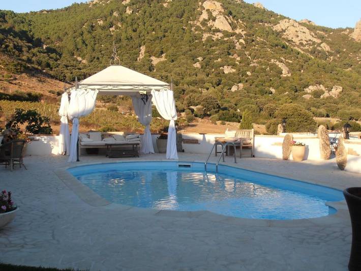 Ferienhaus für 4 Personen, mit Terrasse und Garten sowie Pool und Ausblick