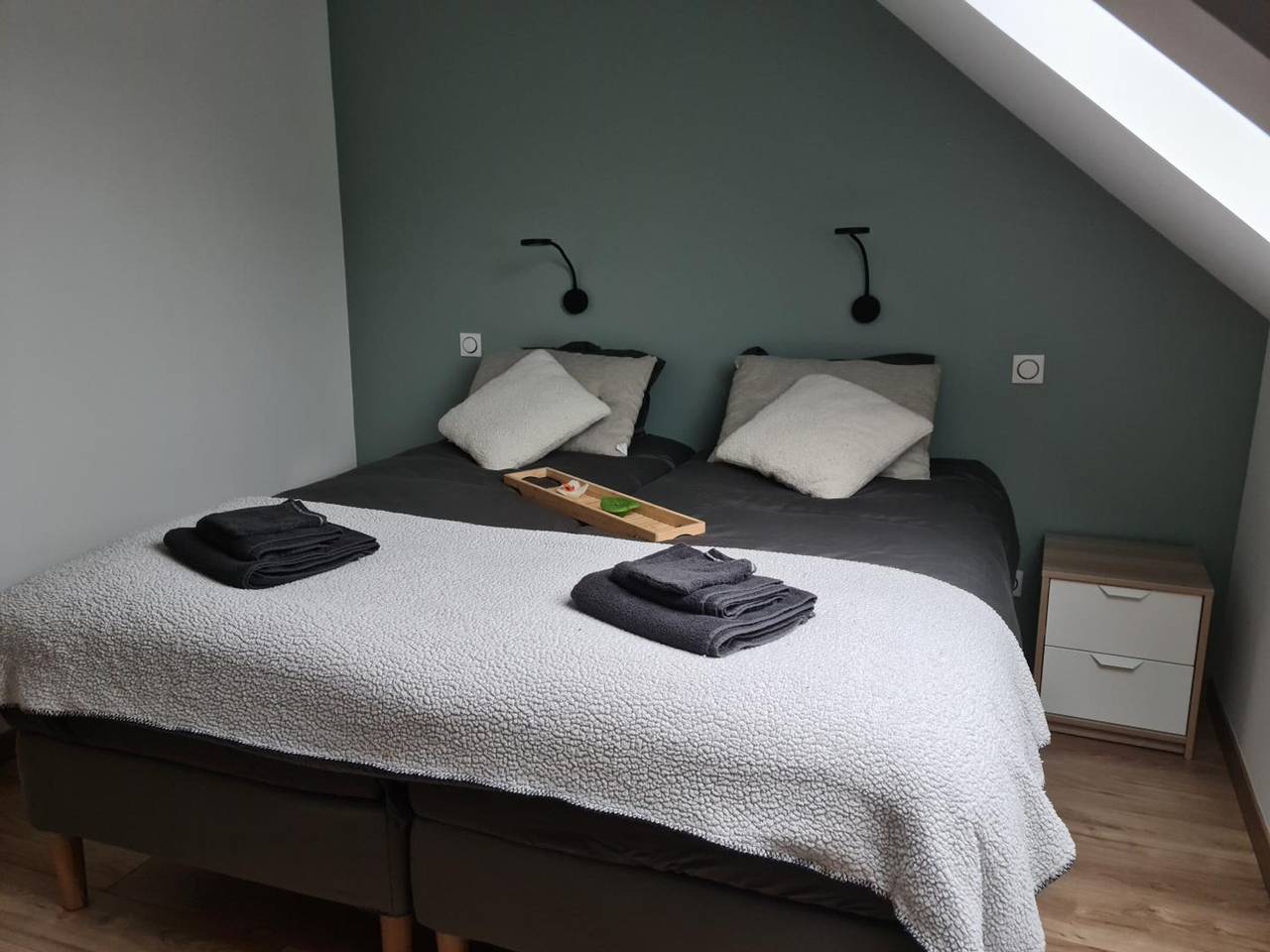 Charmant gîte 80m² proche frontière belge, jardin privatif, terrasse, tout inclus, 2 chambres, Wifi in Sebourg, Région de Valenciennes