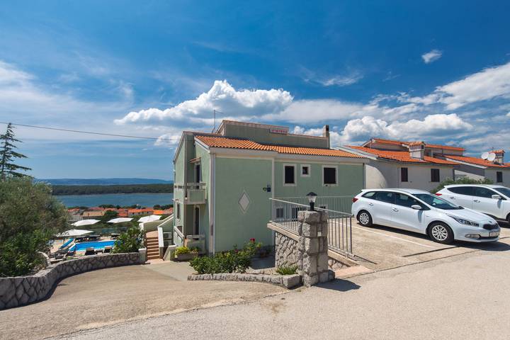 Ferienwohnung für 5 Personen, mit Terrasse und Pool auf Krk - 2