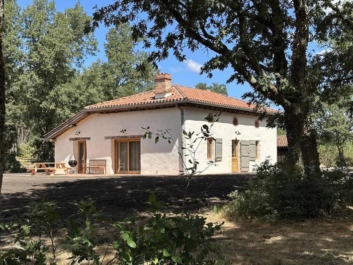 Gîte pour 6 personnes, avec Terrasse et Jardin