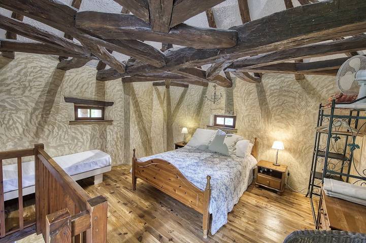 Location de vacances pour 3 personnes, avec piscine ainsi que jardin et terrasse à Saint-Marcel-du-Périgord - 2