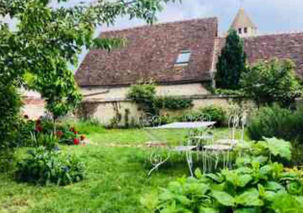 Appartement de vacances entier, Double Room with Private Bathroom in Provins, Seine-et-Marne