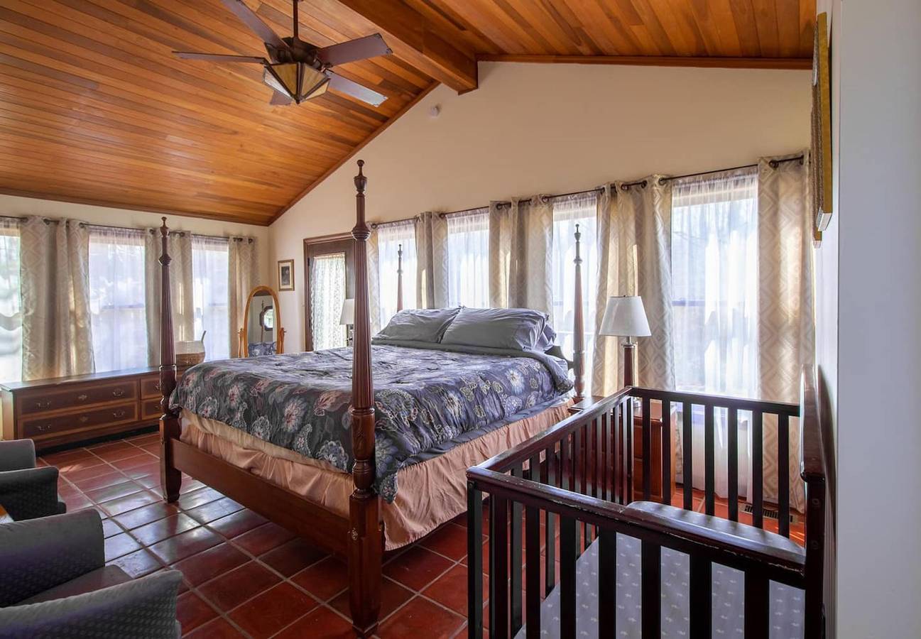 Private Retreat w/ Pool, Hot Tub and Dining Hall in Monroe County (IN)