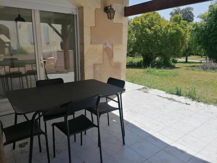 Location de vacances pour 4 personnes, avec Terrasse et Jardin à Cherves-Richemont