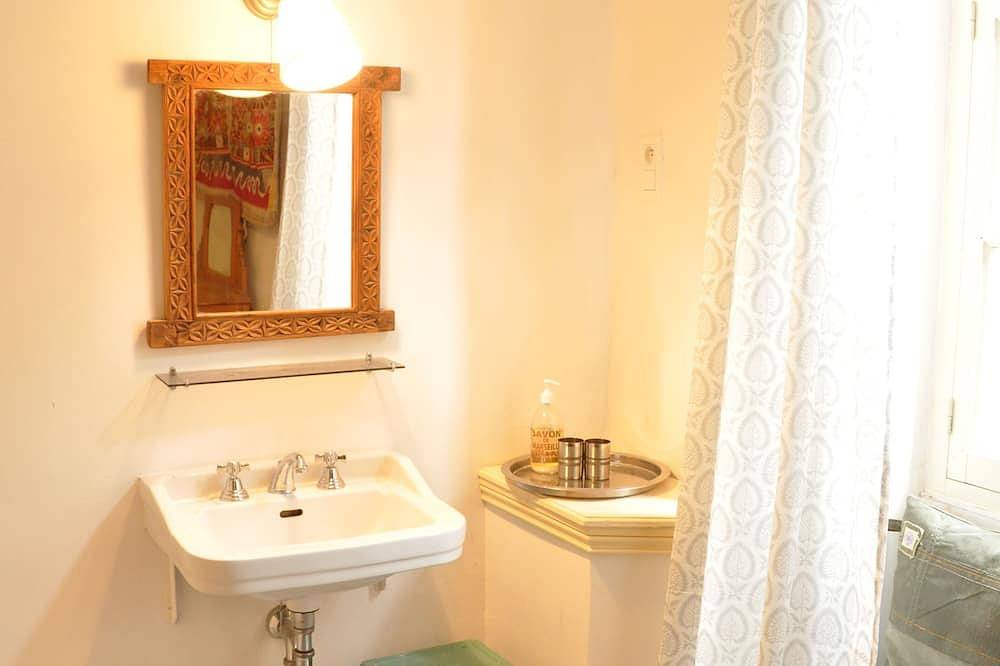 Entire apartment, Alizé - Luxury apartment 5 people in Barjac, Alès region