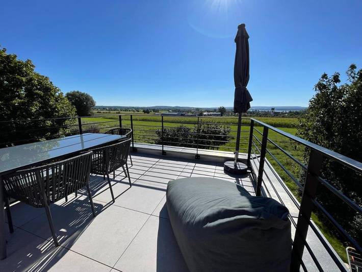 Ferienwohnung für 4 Personen, mit Balkon und Terrasse sowie Seeblick und Ausblick in Altmühlsee - 2