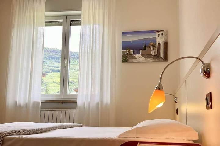 Ganze Wohnung, Ferienwohnung Riva del Garda - 3 Schlafzimmern, Garten, Parkplätze, W-Lan in Riva del Garda, Gardasee-Berge
