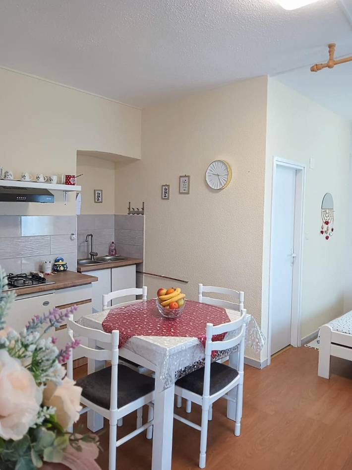 Estudio entero, Estudio para 2 personas in Jezerane, Condado de Lika-Senj