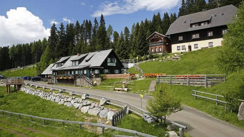 Ferienhaus für 6 Personen, mit Whirlpool und Sauna sowie Garten