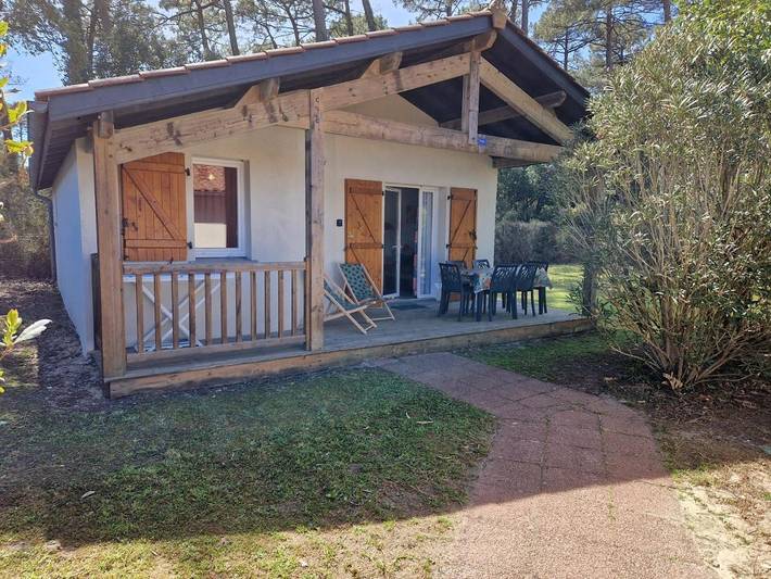 Chalet pour 5 personnes, avec vue et jardin ainsi que piscine et bassin pour enfant