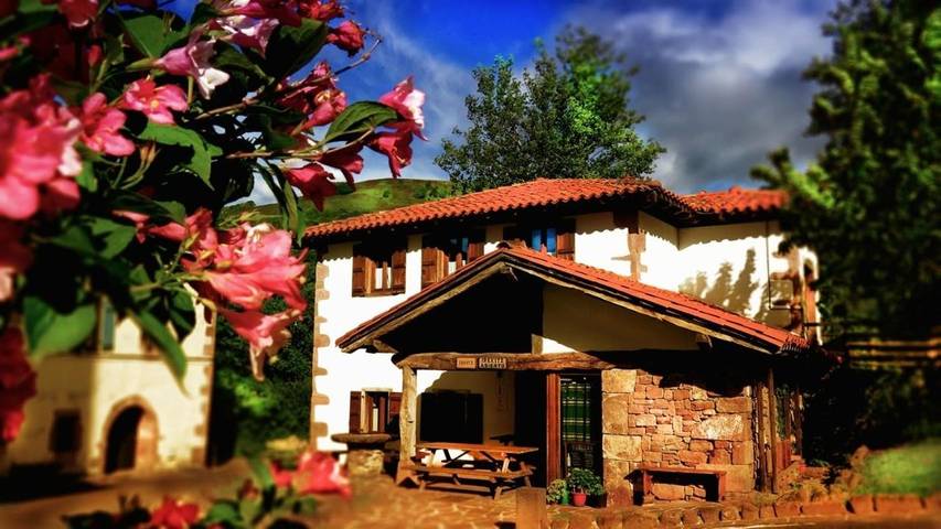 Location de vacances pour 4 personnes, avec Terrasse et Jardin dans Maya Del Baztan