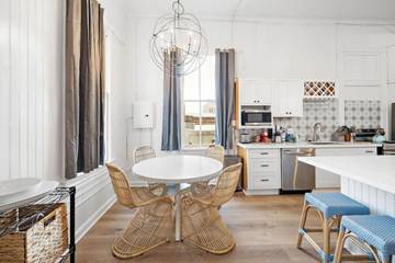 Vacation Rental for 6 Guests in Galveston Island, Galveston, Picture 2