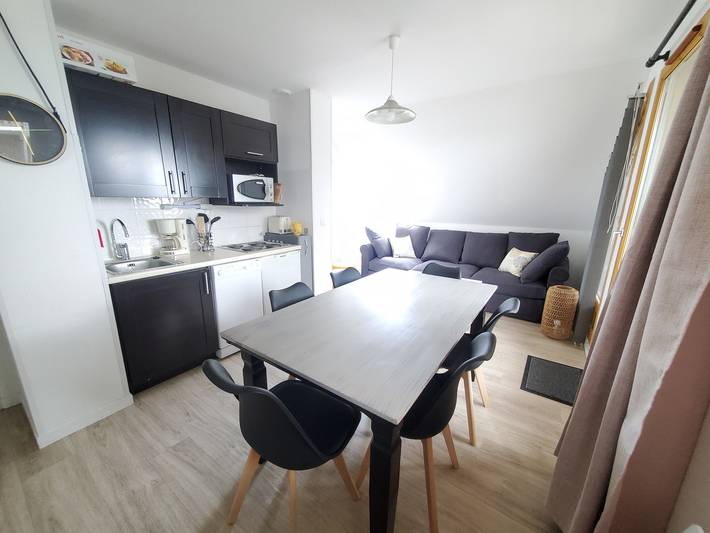 Gîte pour 6 personnes, avec vue sur le lac et terrasse à Besse-et-Saint-Anastaise - 2