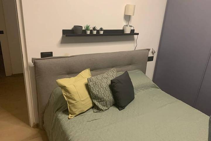 Ganze Wohnung, 3 Zimmer Apartment am  Gardasee mit traumhaften Seeblick und Pool in Torri in Torri del Benaco, Gardasee-Berge