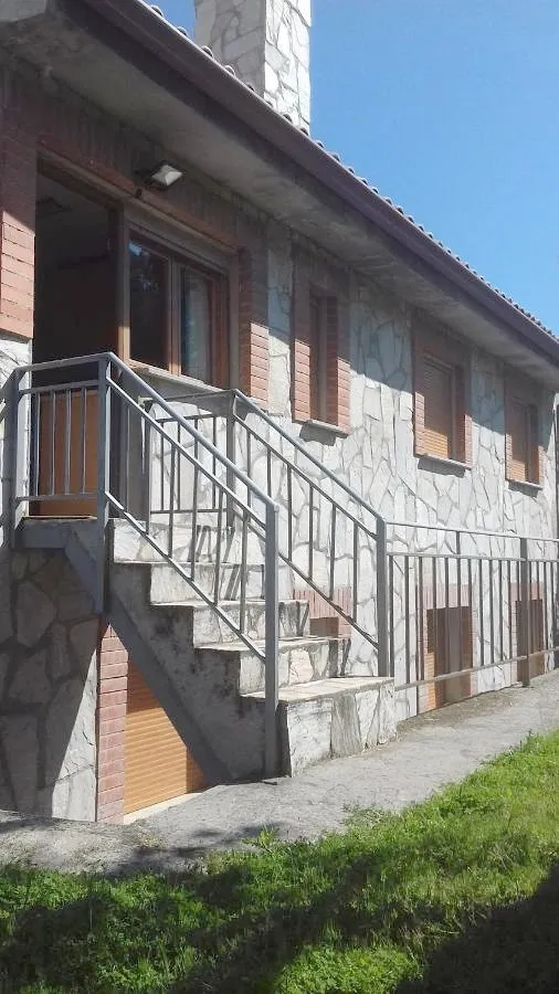 Casa de vacaciones para 8 personas, con vistas al lago además de vistas y terraza, Se admiten mascotas - 1