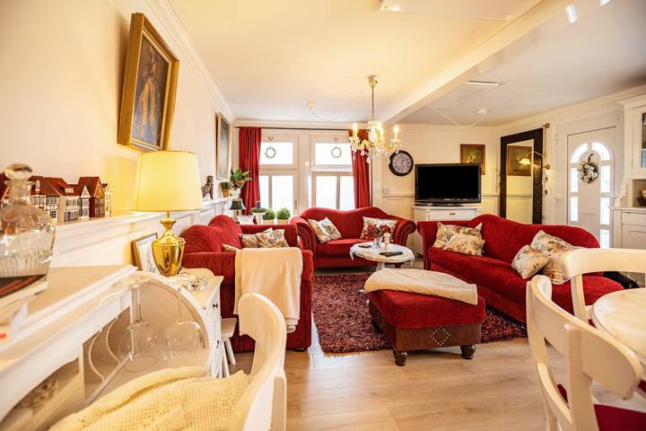 Ferienwohnung für 4 Personen, mit Balkon und Whirlpool sowie Sauna