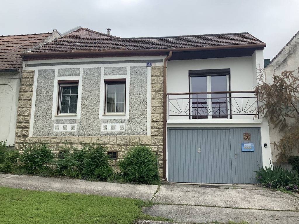 Ferienhaus in Mörbisch mit Schwimmbecken in Mörbisch am See, Leithaberg